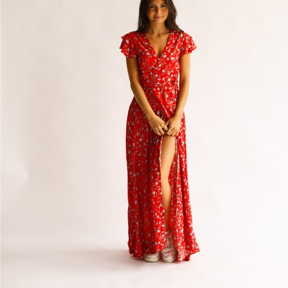 Wholesale. Selling as a lot. 200 dresses. Sizes vary from small to large 6$ each - Picture 4 of 16